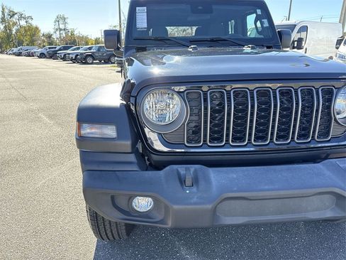 Used 2024 Jeep Wrangler Sport S image 9