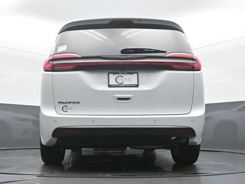 New 2026 Chrysler Pacifica Select image 50