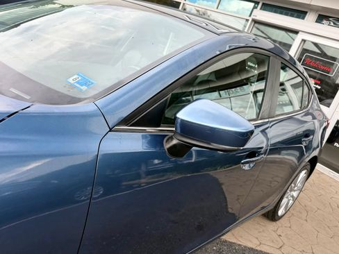 Used 2017 MAZDA MAZDA3 Touring FWD image 40