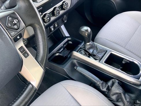 Used 2019 Toyota Tacoma SR5 RWD image 15