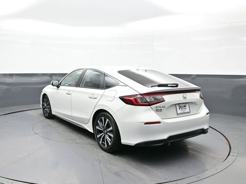 Certified 2024 Honda Civic EX-L image 8