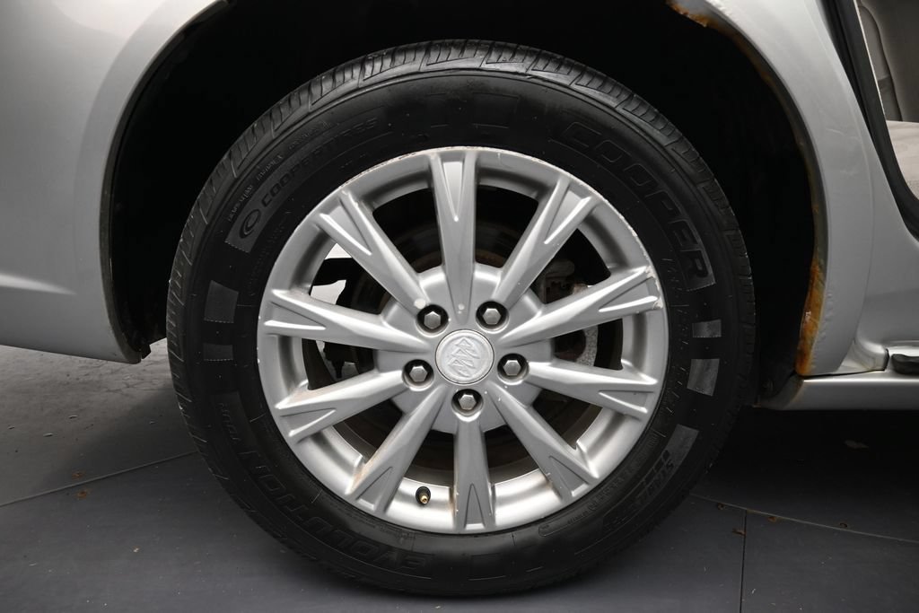 Used 2009 Buick Lucerne CX FWD image 34