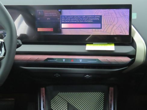 Used 2025 BMW X3 xDrive30i w/ Premium Package image 13