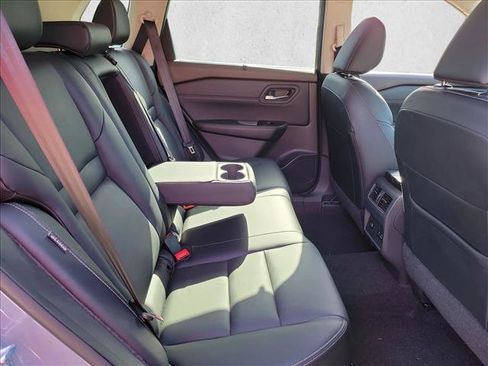 Used 2023 Nissan Rogue SL w/ SL Premium Package FWD image 16