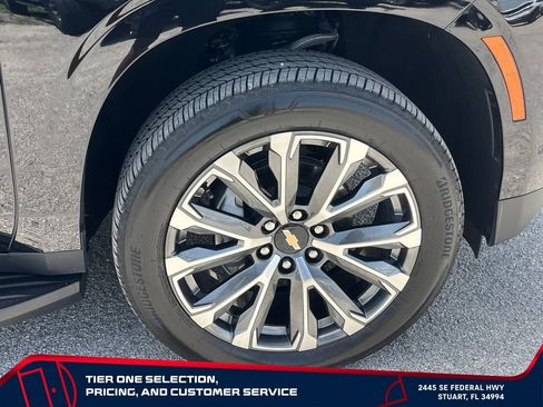 Used 2026 Chevrolet Suburban High Country RWD image 22
