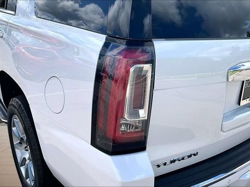 Used 2019 GMC Yukon Denali w/ Enhanced Security Package AWD/4WD image 30