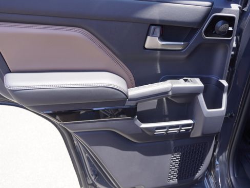 New 2026 Toyota 4Runner Limited AWD/4WD image 12