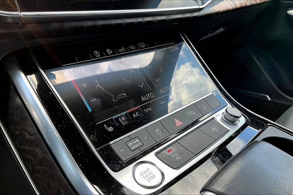 Used 2020 Audi Q8 Premium Plus w/ Premium Plus Package AWD/4WD image 15