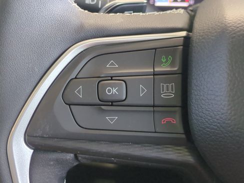 New 2025 Jeep Grand Cherokee Altitude image 27