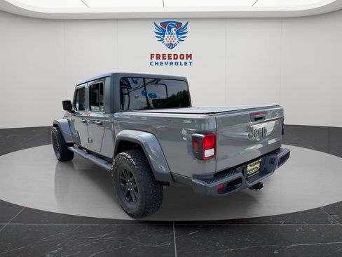 Used 2022 Jeep Gladiator Sport AWD/4WD image 4
