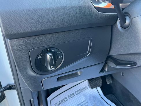 Used 2021 Volkswagen Tiguan S image 19