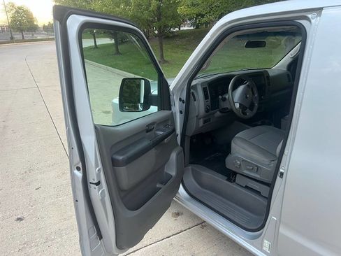 Used 2019 Nissan NV 3500 S image 17