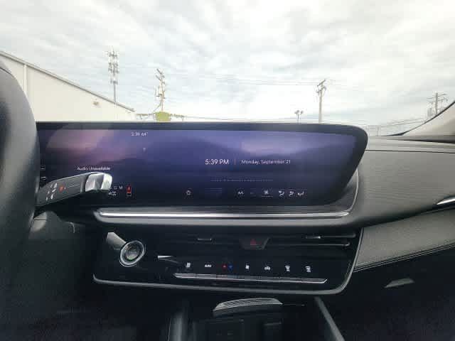 Used 2024 Buick Envision Preferred AWD/4WD image 28