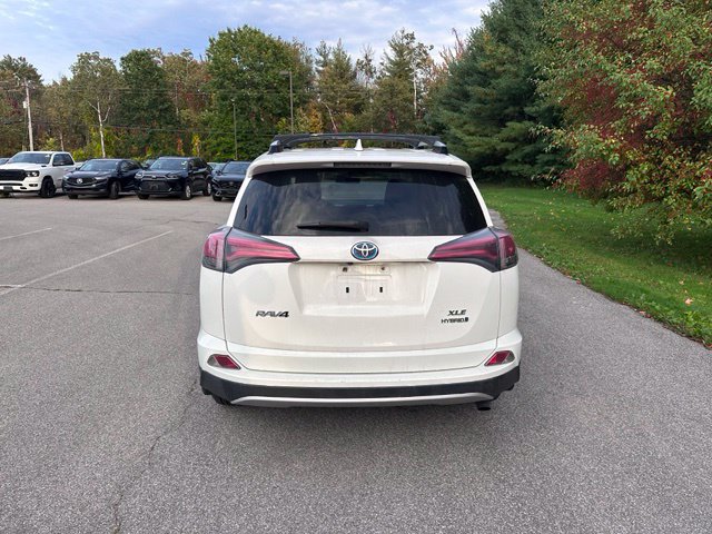 Used 2016 Toyota RAV4 XLE AWD/4WD image 4