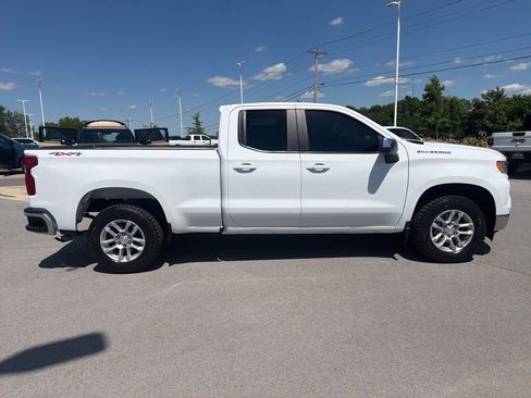 Used 2023 Chevrolet Silverado 1500 LT AWD/4WD image 8