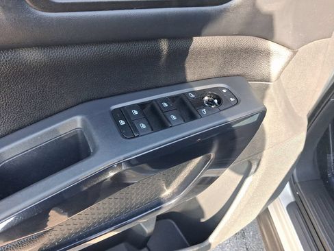 Used 2024 Nissan Pathfinder SV FWD image 19
