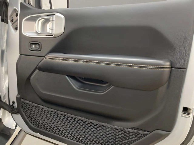 Used 2024 Jeep Wrangler Unlimited Sahara w/ Safety Group AWD/4WD image 76