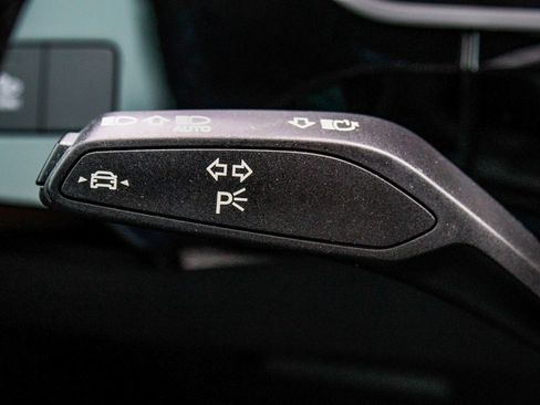 Used 2022 Audi e-tron Premium w/ Convenience Plus Package image 26