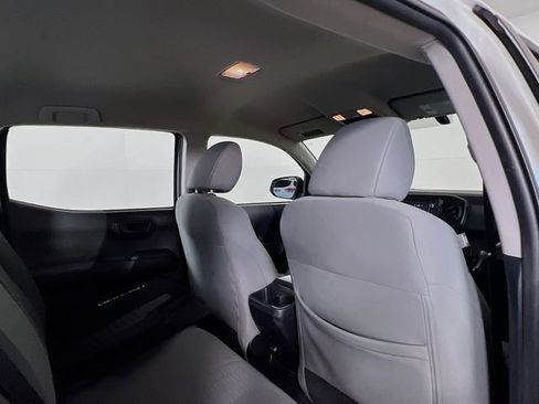 Used 2017 Toyota Tacoma SR image 21