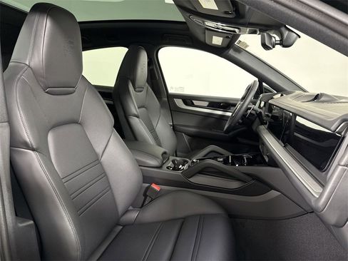 New 2026 Porsche Cayenne S image 23