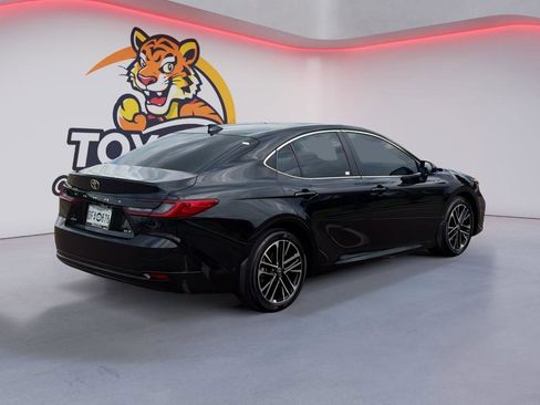 Used 2026 Toyota Camry XLE image 5