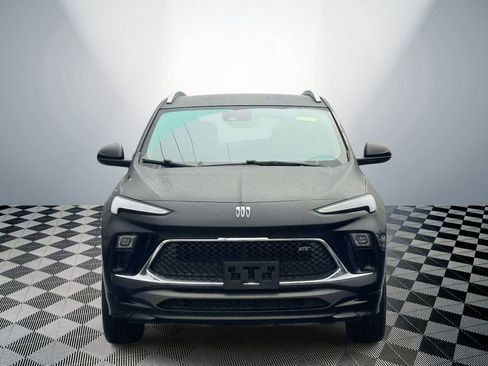 Used 2024 Buick Encore GX Sport Touring image 2