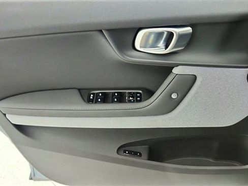 Used 2023 Polestar Polestar 2 w/ Pilot Pack image 34