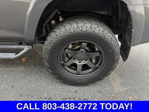 Used 2017 Toyota 4Runner SR5 AWD/4WD image 32