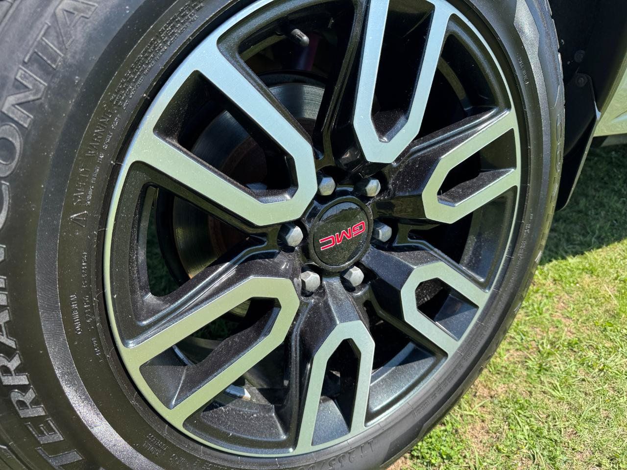 Used 2019 GMC Sierra 1500 SLE w/ SLE Value Package AWD/4WD image 13