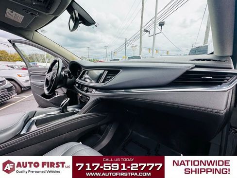 Used 2021 Buick Enclave Essence image 29
