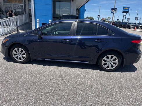 Used 2023 Toyota Corolla LE FWD image 7