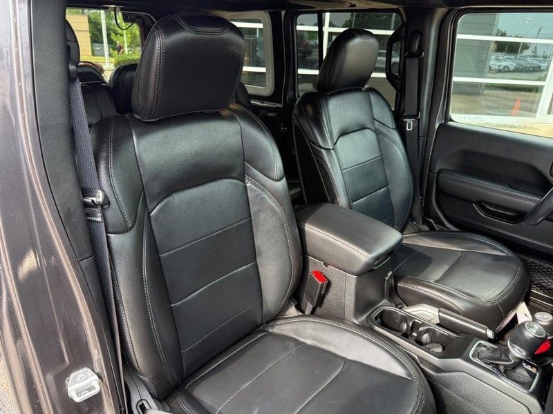 Used 2021 Jeep Wrangler Unlimited Sahara AWD/4WD image 11