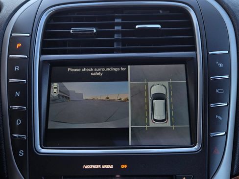 Used 2016 Lincoln MKX Reserve w/ Technology Package FWD image 28