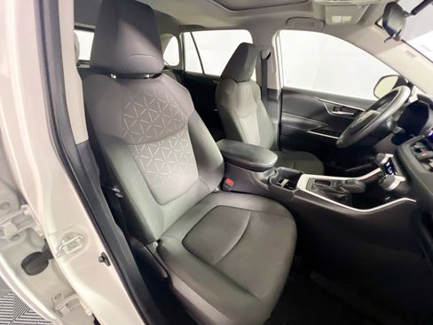 Used 2024 Toyota RAV4 XLE image 30