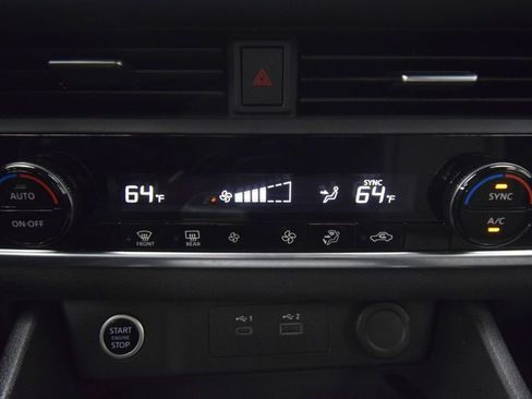 Used 2023 Nissan Rogue SV AWD/4WD image 33