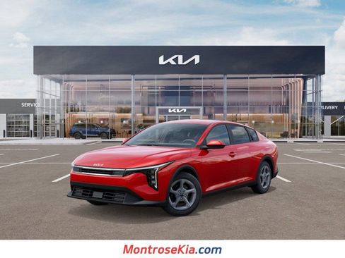 New 2025 Kia K4 LXS image 1