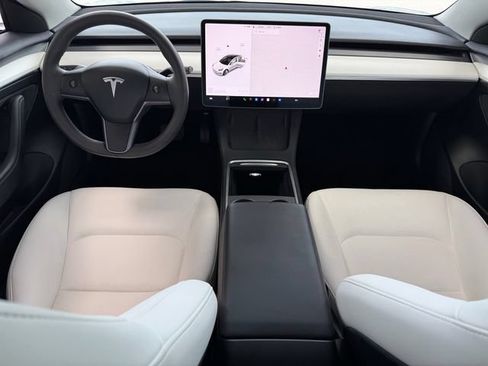 Used 2023 Tesla Model 3 Standard Range RWD image 9