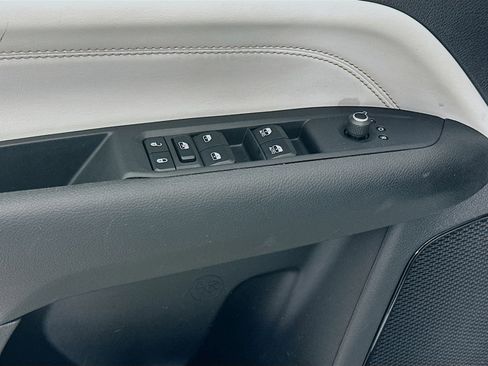 Used 2025 Jeep Compass Limited image 15