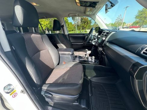 Used 2019 Toyota 4Runner TRD Off-Road AWD/4WD image 14