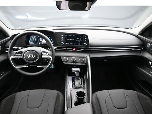 New 2026 Hyundai Elantra SE image 12
