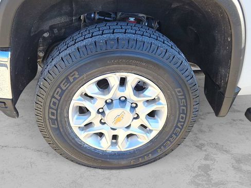 Used 2024 Chevrolet Silverado 2500 LT image 12