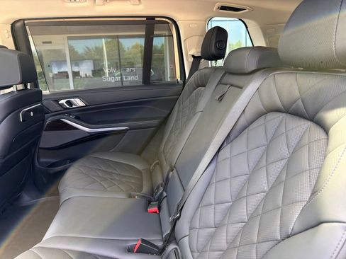 Used 2024 BMW X7 xDrive40i AWD/4WD image 11