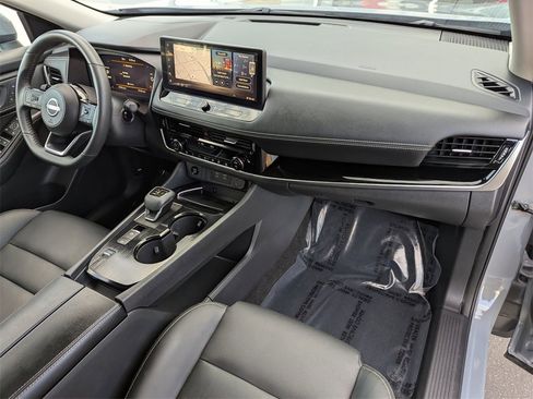 Used 2024 Nissan Rogue SL w/ SL Premium Package image 20