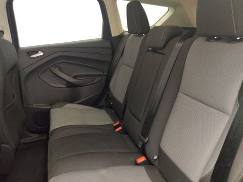 Used 2019 Ford Escape SE FWD image 18