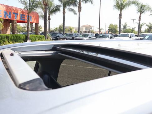 Used 2023 Toyota Highlander XLE image 25