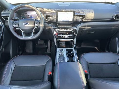 Certified 2024 Ford Explorer ST-Line w/ Class IV Trailer Tow Package AWD/4WD image 15