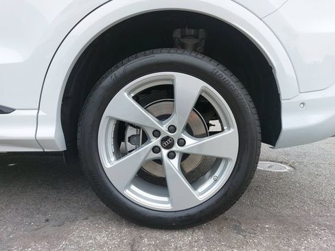 Certified 2025 Audi Q5 Premium Plus w/ Premium Plus AWD/4WD image 37