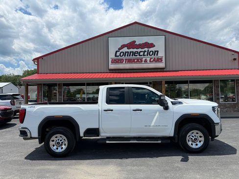 Used 2024 GMC Sierra 2500 Pro AWD/4WD image 3