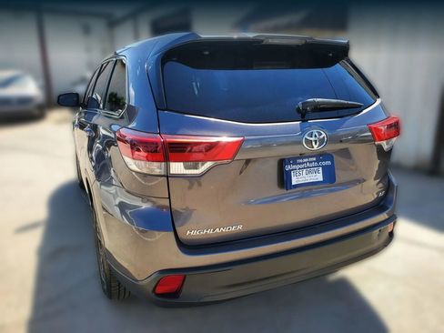 Used 2019 Toyota Highlander Plus image 11