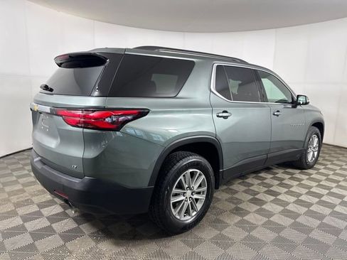 Used 2023 Chevrolet Traverse LT image 3